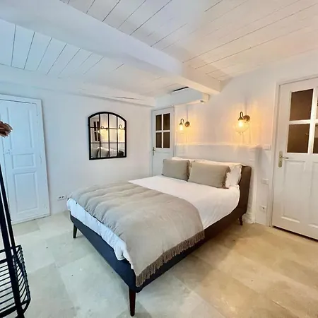 Fanny Villa Gordes